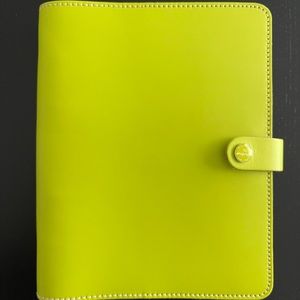 FILOFAX The original A5 LIME GREEN color! LIKE NEW hardly used. Inserts included